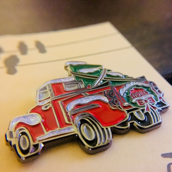 NEW Red Truck Christmas Enamel Pin with Backer - Picture 9 of 12